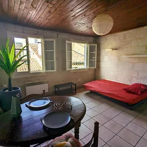 https://37-rue-amphoux-studio-intramuros-de-charme-3eme-etage.fr-provencehotel.com